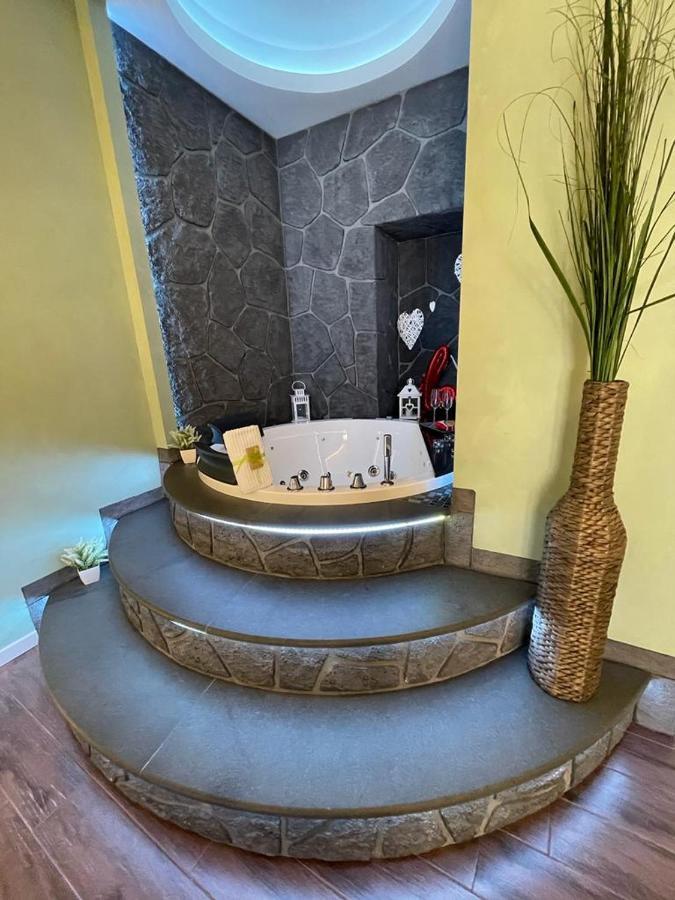 Th Luxury Suite 贾迪尼-纳克索斯 外观 照片